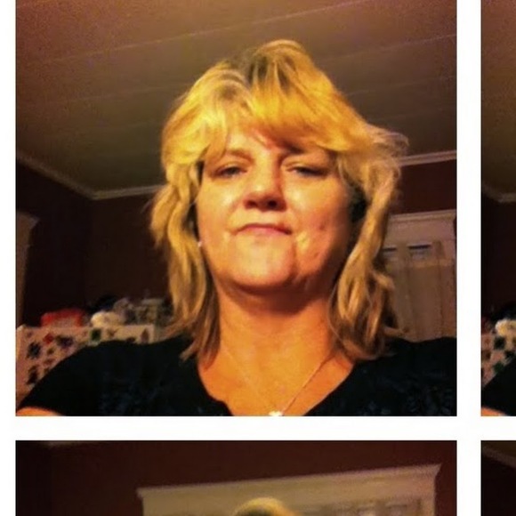 Meet your Posher, Carol - Picture 1 of 1